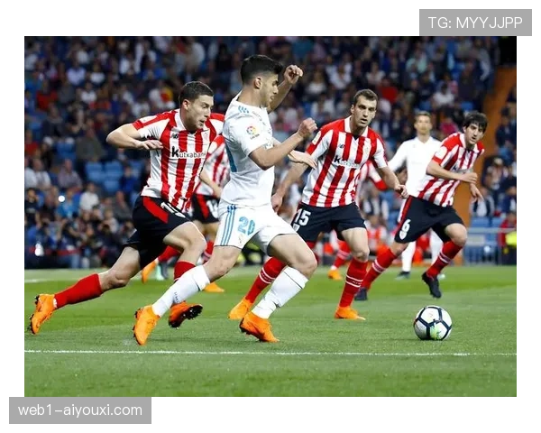 比利亚雷亚尔进攻手段多样化 中路渗透配合边路快速传中结合